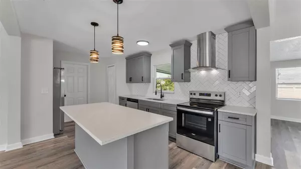 1599 AVENUE E NE, Winter Haven, FL 33881