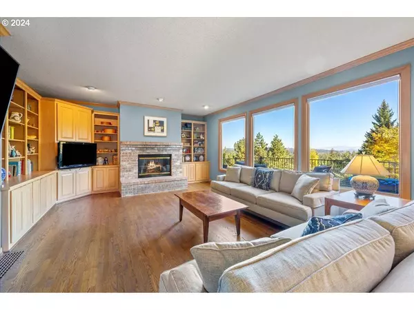 1093 TYNDALL CT, Lake Oswego, OR 97034