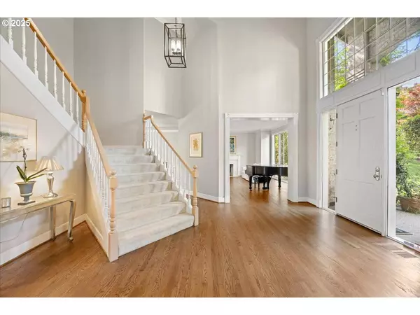 1093 TYNDALL CT, Lake Oswego, OR 97034