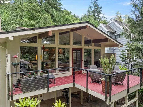 17455 BLUE HERON RD, Lake Oswego, OR 97034