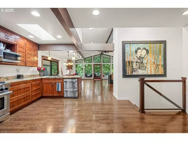 17455 BLUE HERON RD, Lake Oswego, OR 97034