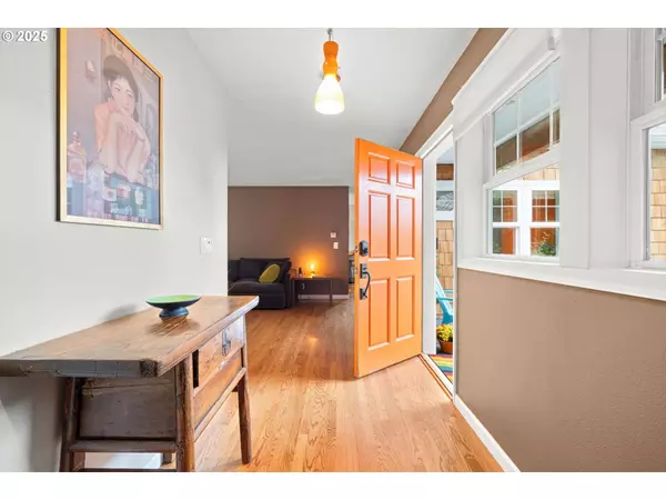 8540 SW 57TH AVE, Portland, OR 97219