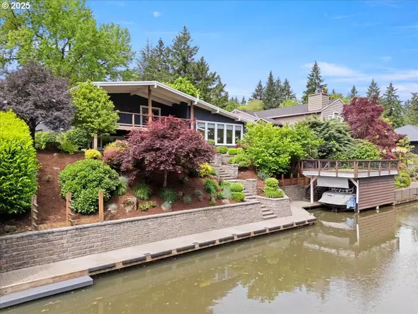 17739 CARDINAL DR, Lake Oswego, OR 97034