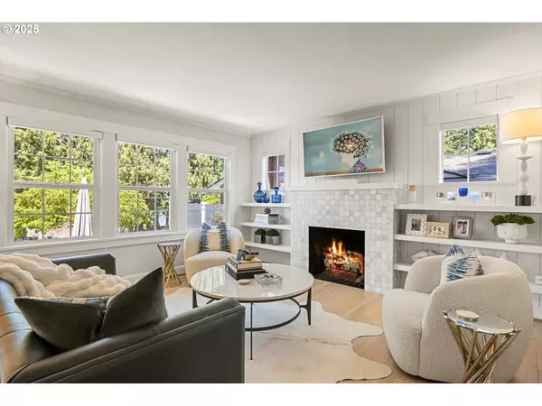 364 NORTHSHORE RD, Lake Oswego, OR 97034