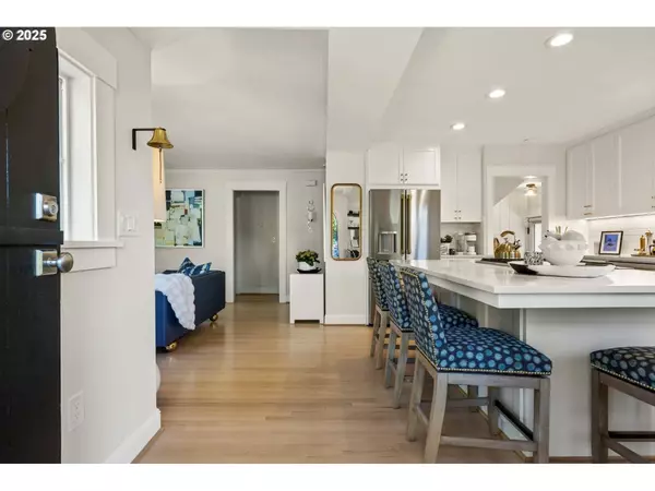 364 NORTHSHORE RD, Lake Oswego, OR 97034