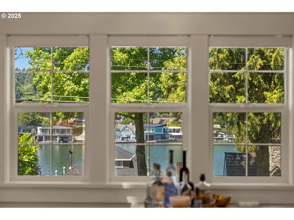 364 NORTHSHORE RD, Lake Oswego, OR 97034