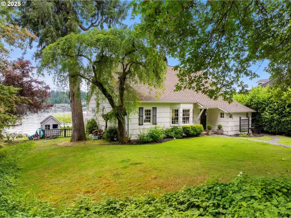 1667 LAKE FRONT RD, Lake Oswego, OR 97034