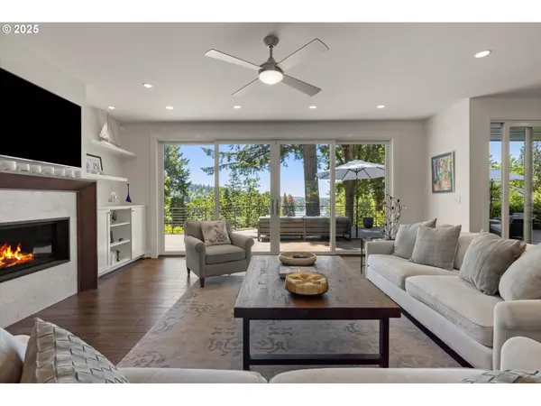 2110 SUMMIT DR, Lake Oswego, OR 97034