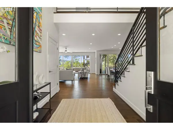 2110 SUMMIT DR, Lake Oswego, OR 97034