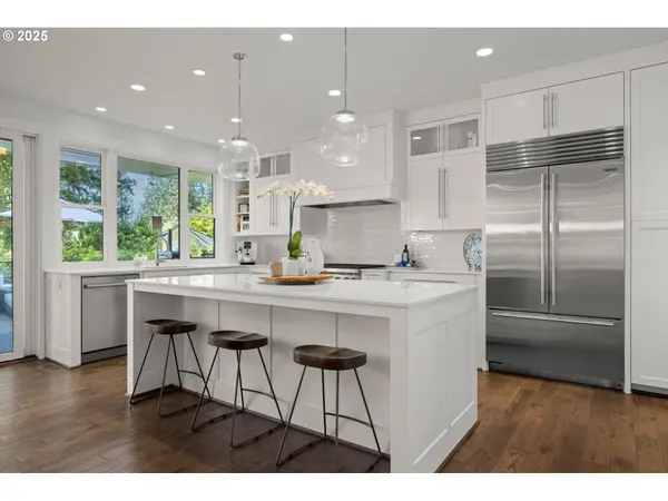 2110 SUMMIT DR, Lake Oswego, OR 97034