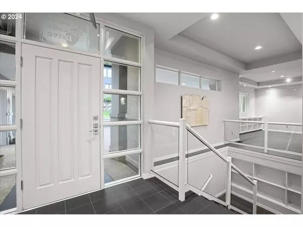 14400 UPLANDS DR, Lake Oswego, OR 97034