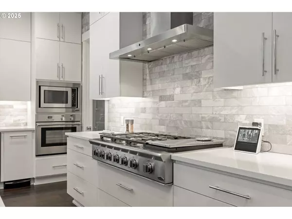 13197 THOMA RD, Lake Oswego, OR 97034