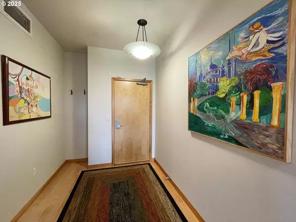 1030 NW JOHNSON ST #424, Portland, OR 97209