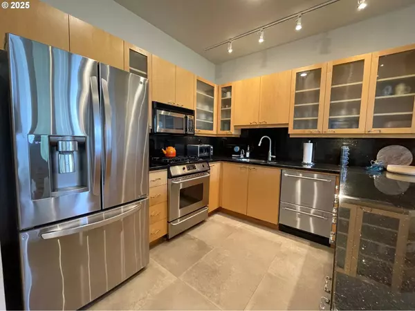 1030 NW JOHNSON ST #424, Portland, OR 97209