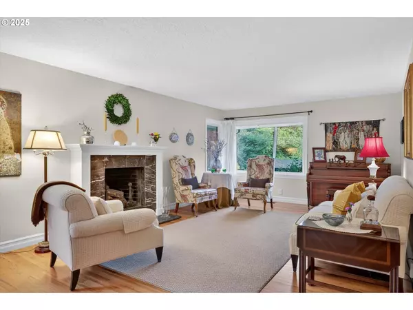 675 10TH ST, Lake Oswego, OR 97034