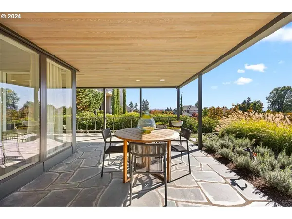 1933 HIGHLANDS LOOP, Lake Oswego, OR 97034