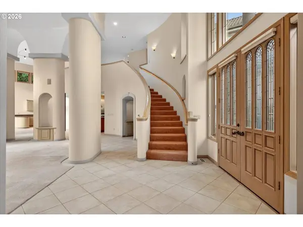 2480 MARYLSHIRE LN, Lake Oswego, OR 97034