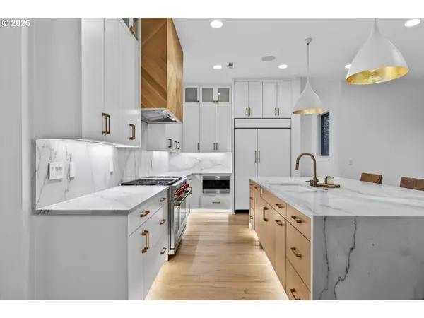 825 ELLIS AVE, Lake Oswego, OR 97034