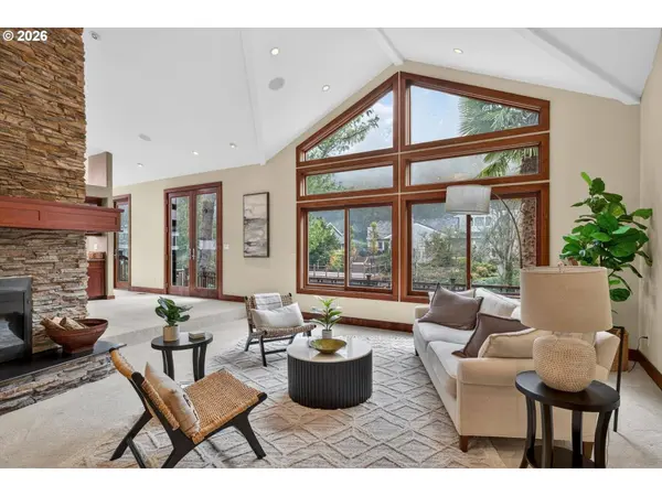 17907 CARDINAL DR, Lake Oswego, OR 97034