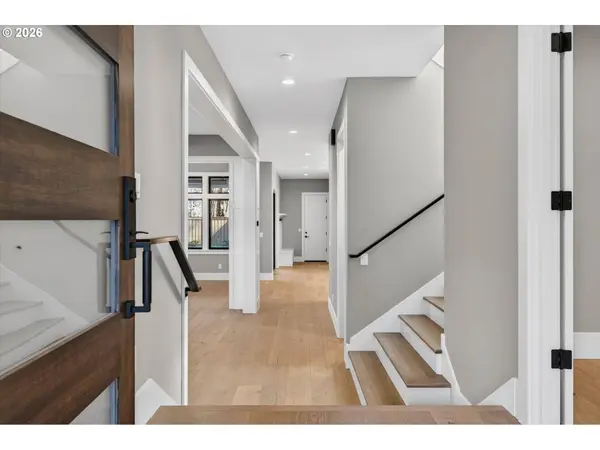 891 8TH ST, Lake Oswego, OR 97034