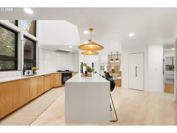 17288 BLUE HERON RD, Lake Oswego, OR 97034