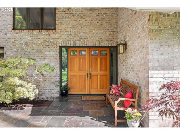 701 TERRACE DR, Lake Oswego, OR 97034