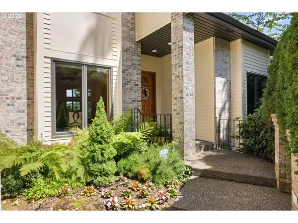 1700 VILLAGE PARK LN, Lake Oswego, OR 97034