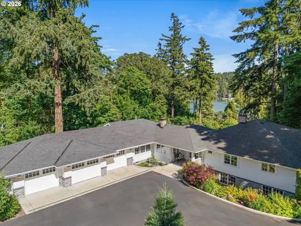 3920 UPPER DR, Lake Oswego, OR 97035