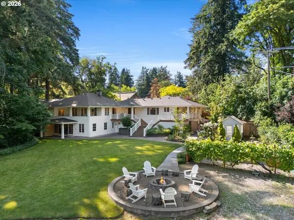 3920 UPPER DR, Lake Oswego, OR 97035