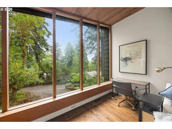 570 MIDDLECREST RD, Lake Oswego, OR 97034