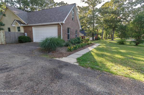 313 Bay Park Drive, Brandon, MS 39047