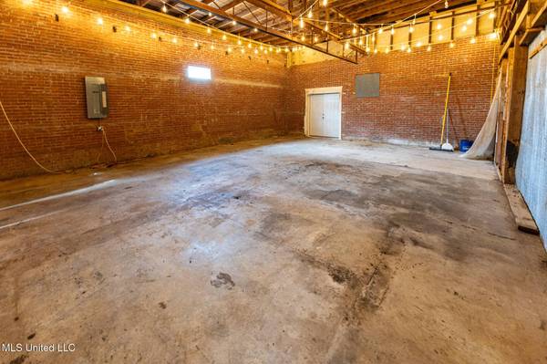 8484 Highway 483, Lena, MS 39094