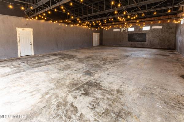 8484 Highway 483, Lena, MS 39094