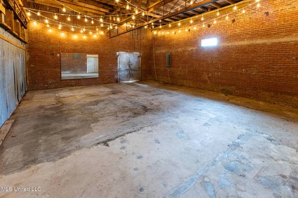 8484 Highway 483, Lena, MS 39094