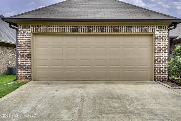 303 Ridge Pointe Drive, Brandon, MS 39042