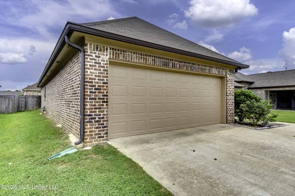 303 Ridge Pointe Drive, Brandon, MS 39042