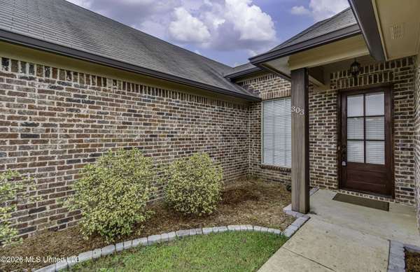 303 Ridge Pointe Drive, Brandon, MS 39042