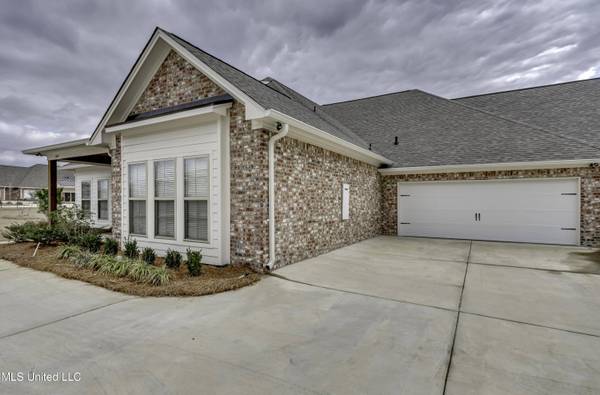 1841 Freedom Ring Drive, Brandon, MS 39047