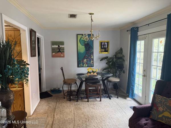 2361 River Oaks Boulevard, Jackson, MS 39211