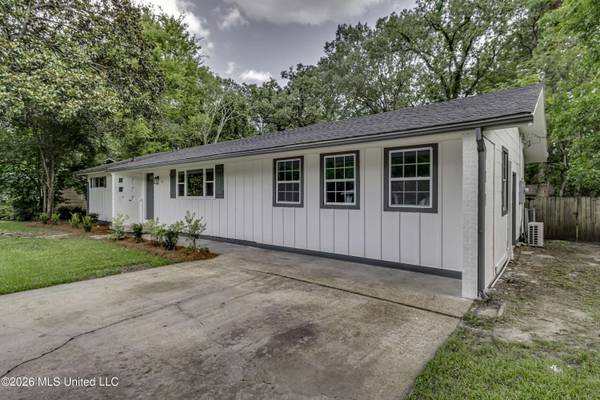 117 Hillcrest Drive, Clinton, MS 39056