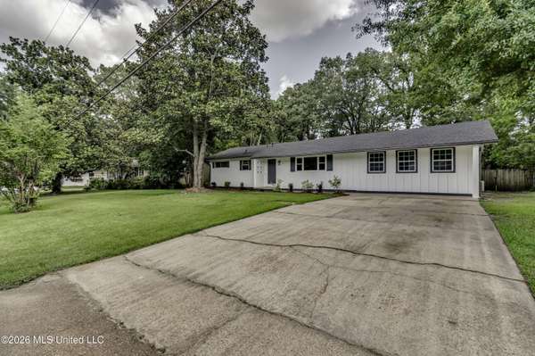 117 Hillcrest Drive, Clinton, MS 39056