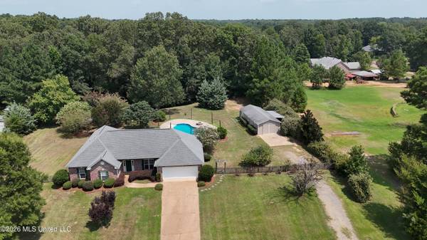 220 Tudor Circle
