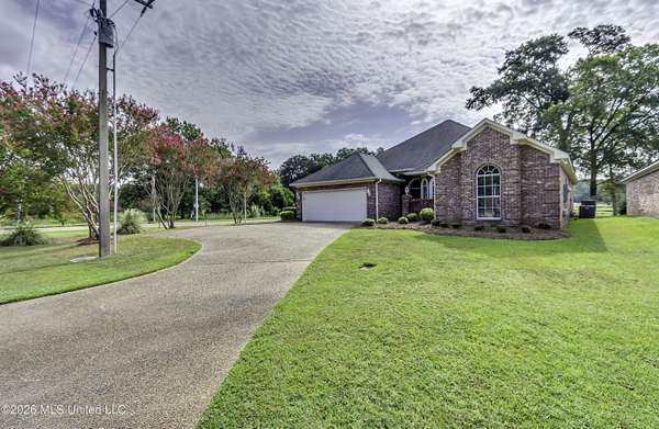 381 Bradford Drive, Brandon, MS 39047