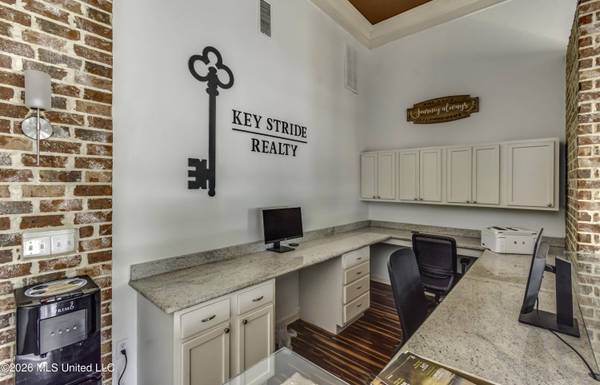 1127 Old Fannin Road, Brandon, MS 39047