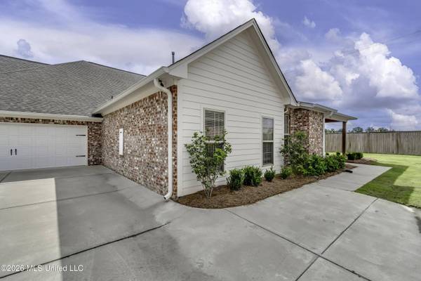 220 Freedom Ring Drive, Brandon, MS 39047
