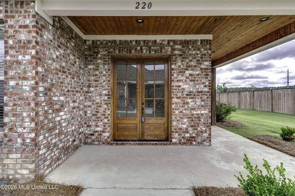 220 Freedom Ring Drive, Brandon, MS 39047