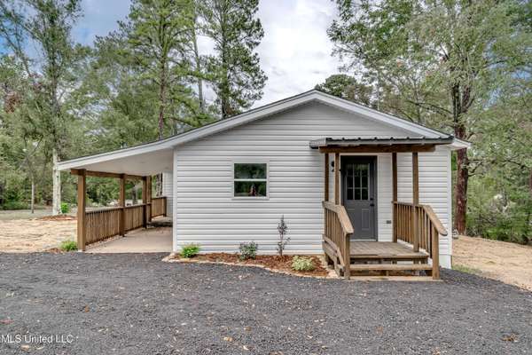 728 N Brooks Street, Pelahatchie, MS 39145