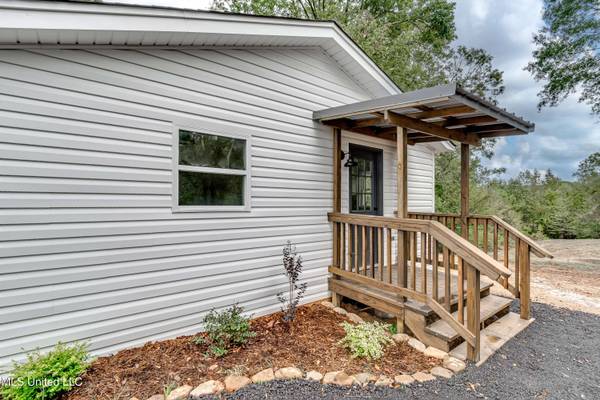 728 N Brooks Street, Pelahatchie, MS 39145