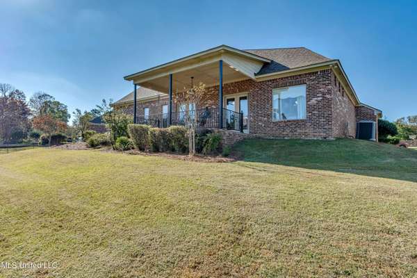 132 Woodlands Glen Circle, Brandon, MS 39047