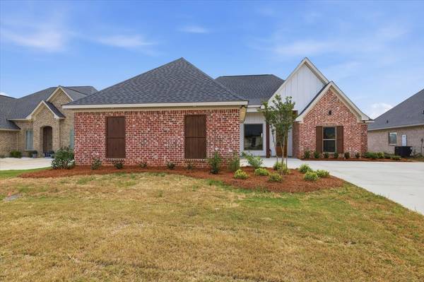 1110 Old Ct Crossing, Flowood, MS 39232